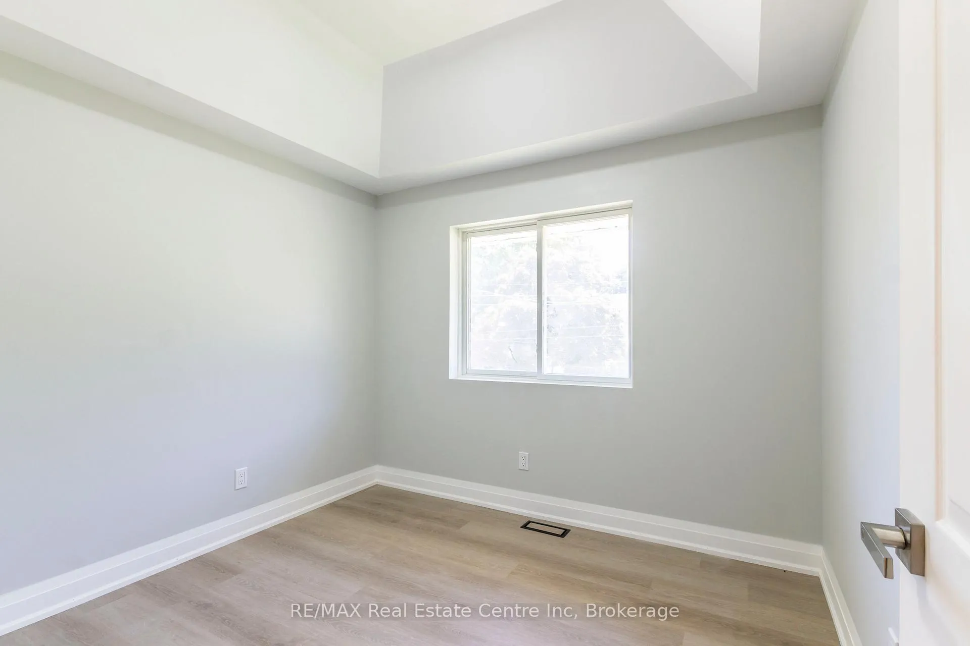 Photo 7 of 16 June Avenue, Guelph, Riverside Park — HOMEH