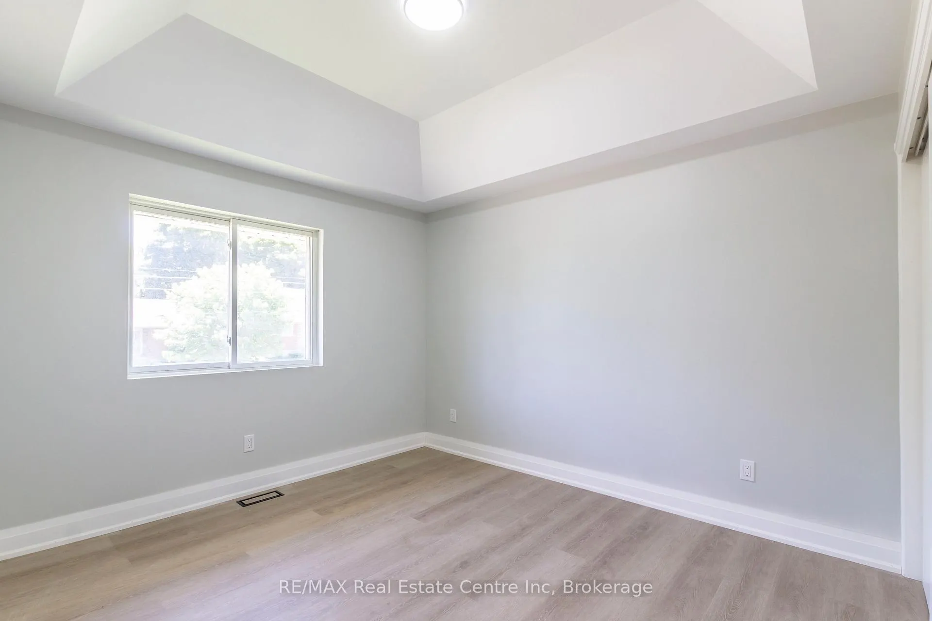 Photo 8 of 16 June Avenue, Guelph, Riverside Park — HOMEH