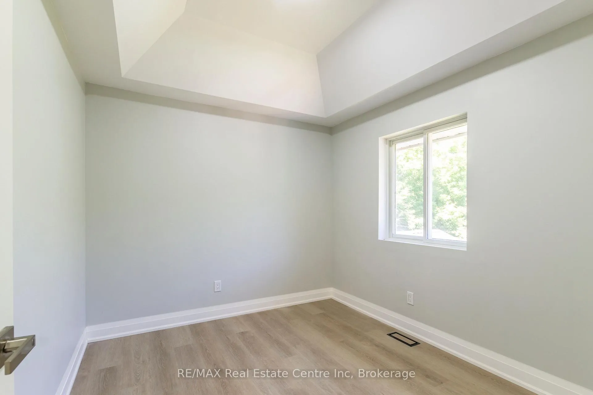 Photo 13 of 16 June Avenue, Guelph, Riverside Park — HOMEH
