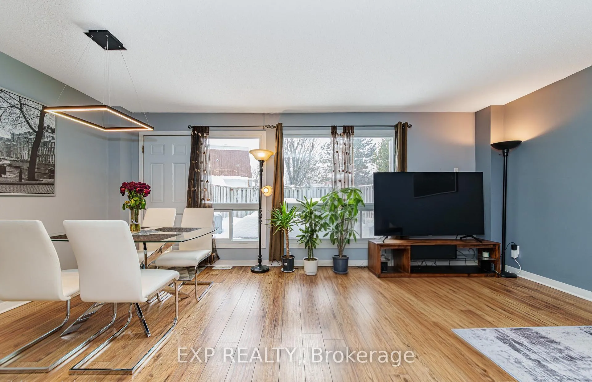 Photo 2 of Unit 81, 224 Romulus Private, Ottawa, Carson Meadows — HOMEH