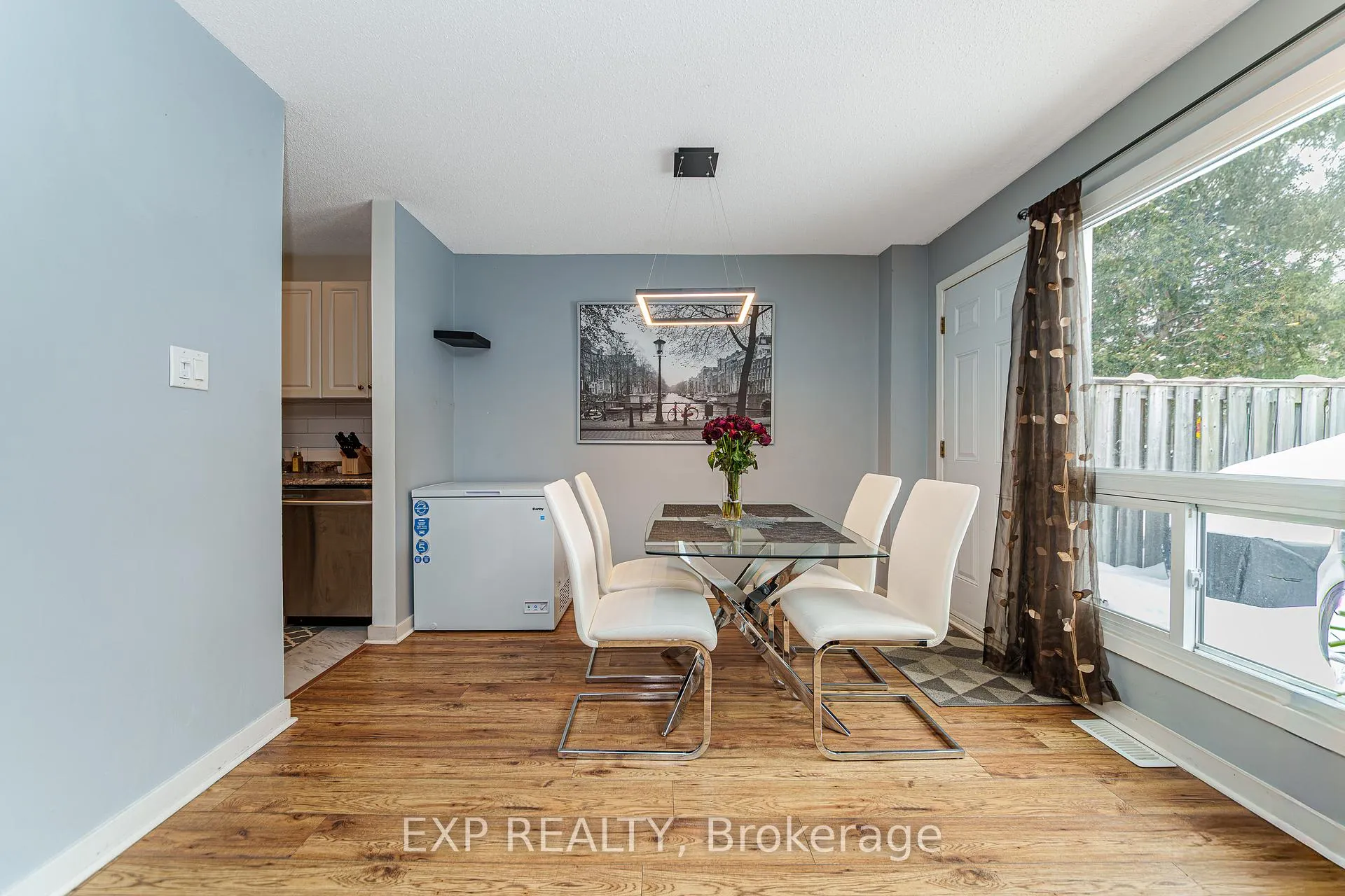 Photo 3 of Unit 81, 224 Romulus Private, Ottawa, Carson Meadows — HOMEH