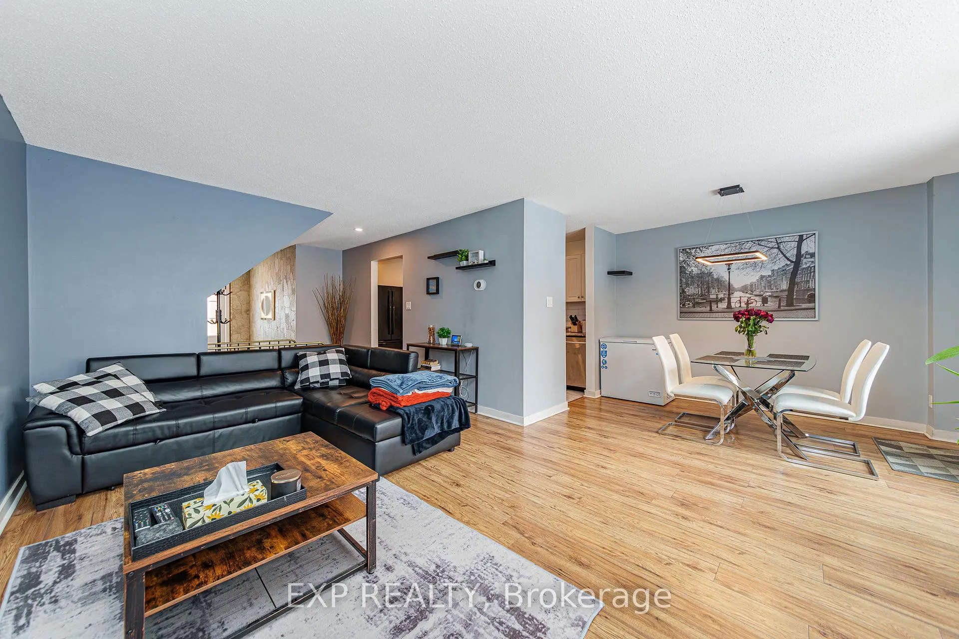 Photo 4 of Unit 81, 224 Romulus Private, Ottawa, Carson Meadows — HOMEH