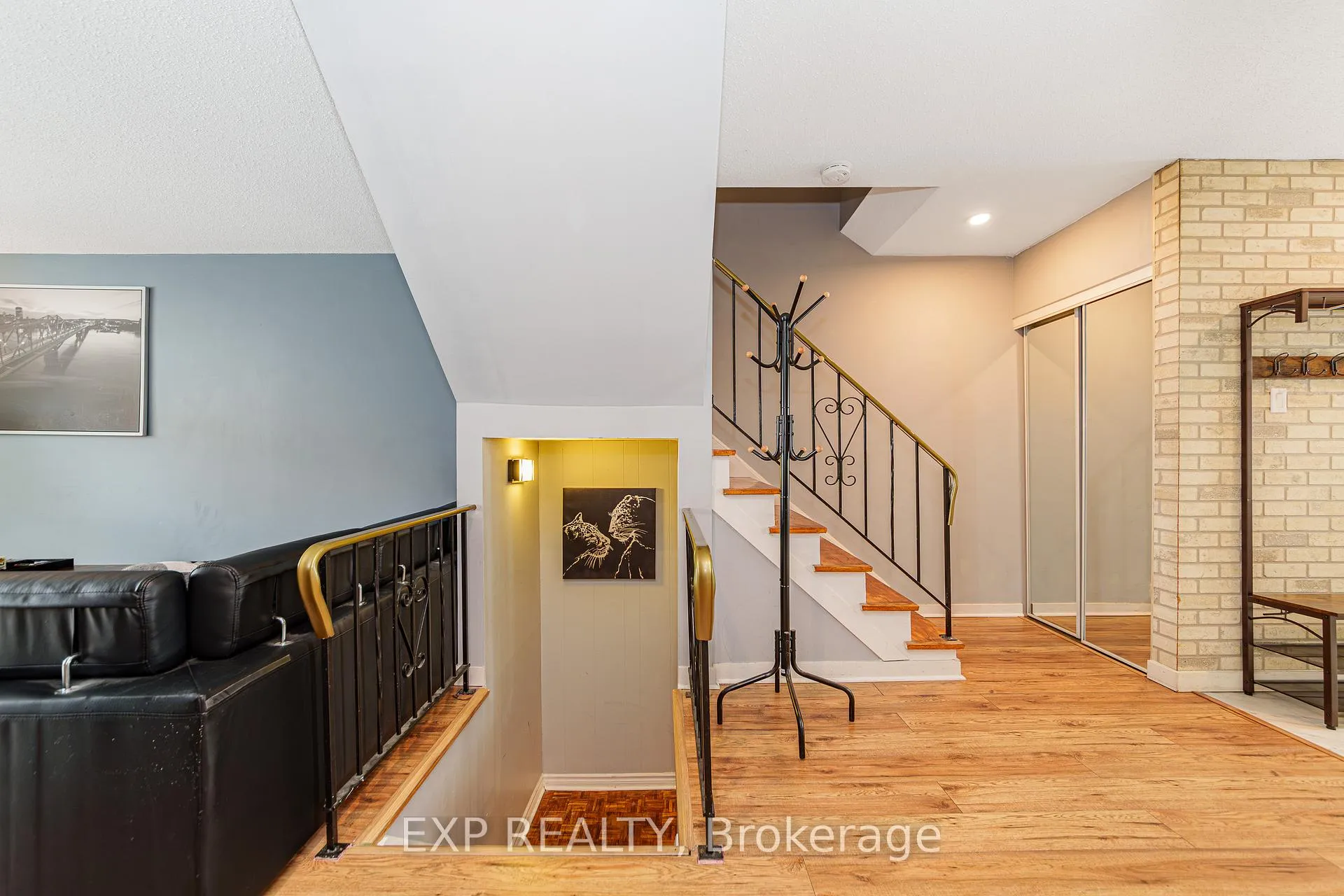 Photo 5 of Unit 81, 224 Romulus Private, Ottawa, Carson Meadows — HOMEH