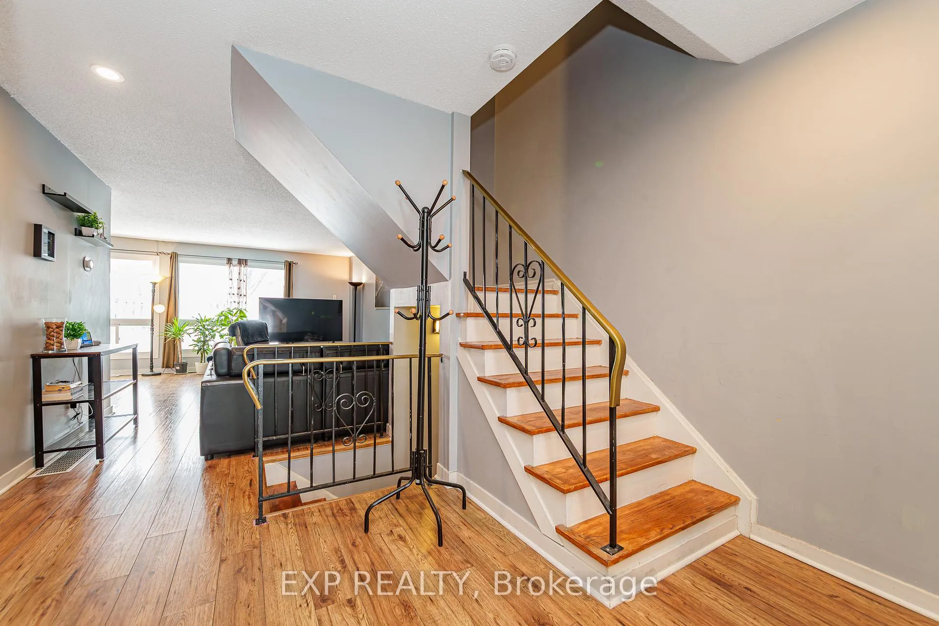 Photo 7 of Unit 81, 224 Romulus Private, Ottawa, Carson Meadows — HOMEH