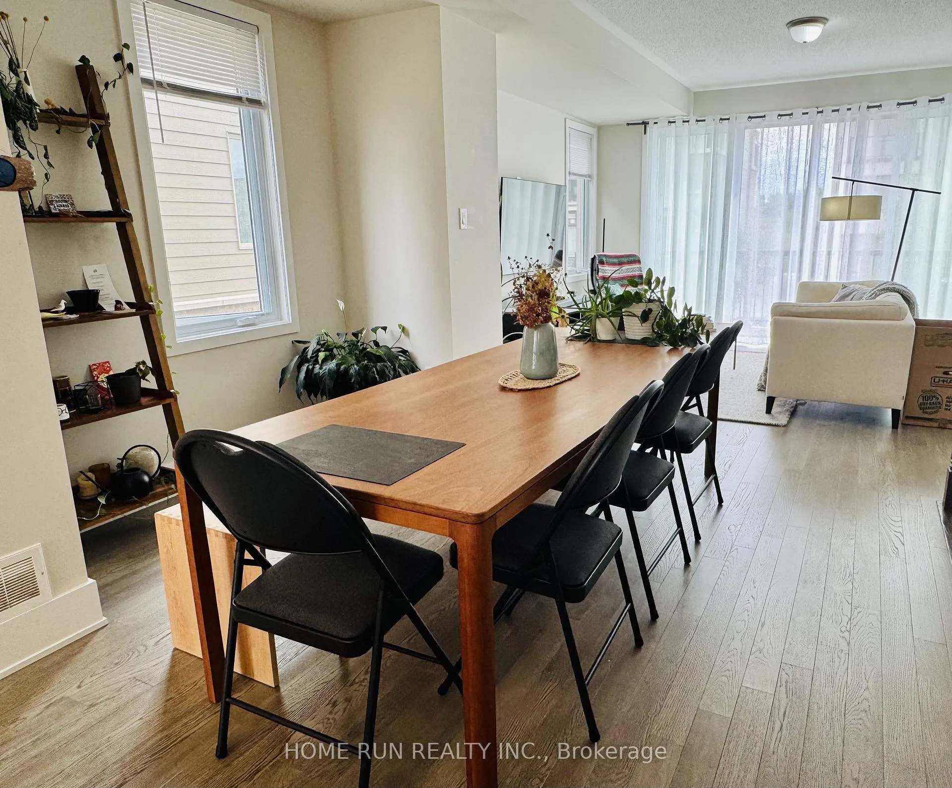 Photo 4 of 524 Ozawa Private, Ottawa, CFB Rockcliffe and Area — HOMEH