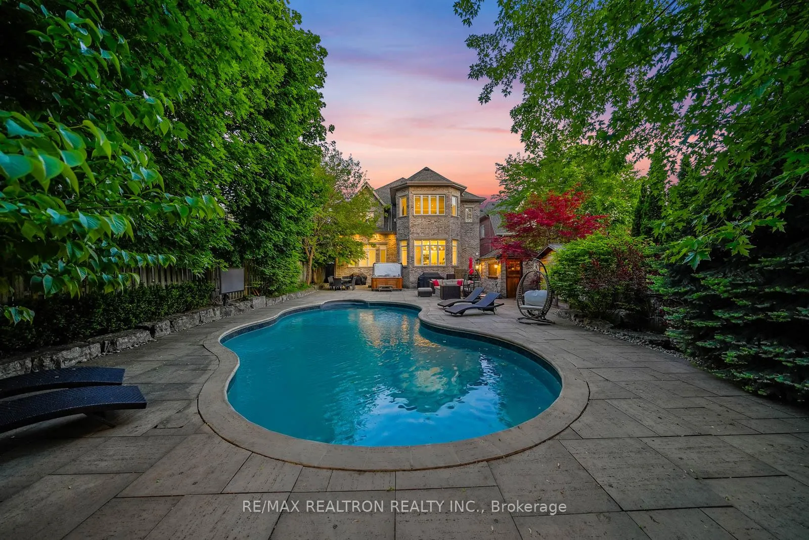 Photo 5 of 160 King High Drive, Vaughan, Beverley Glen — HOMEH