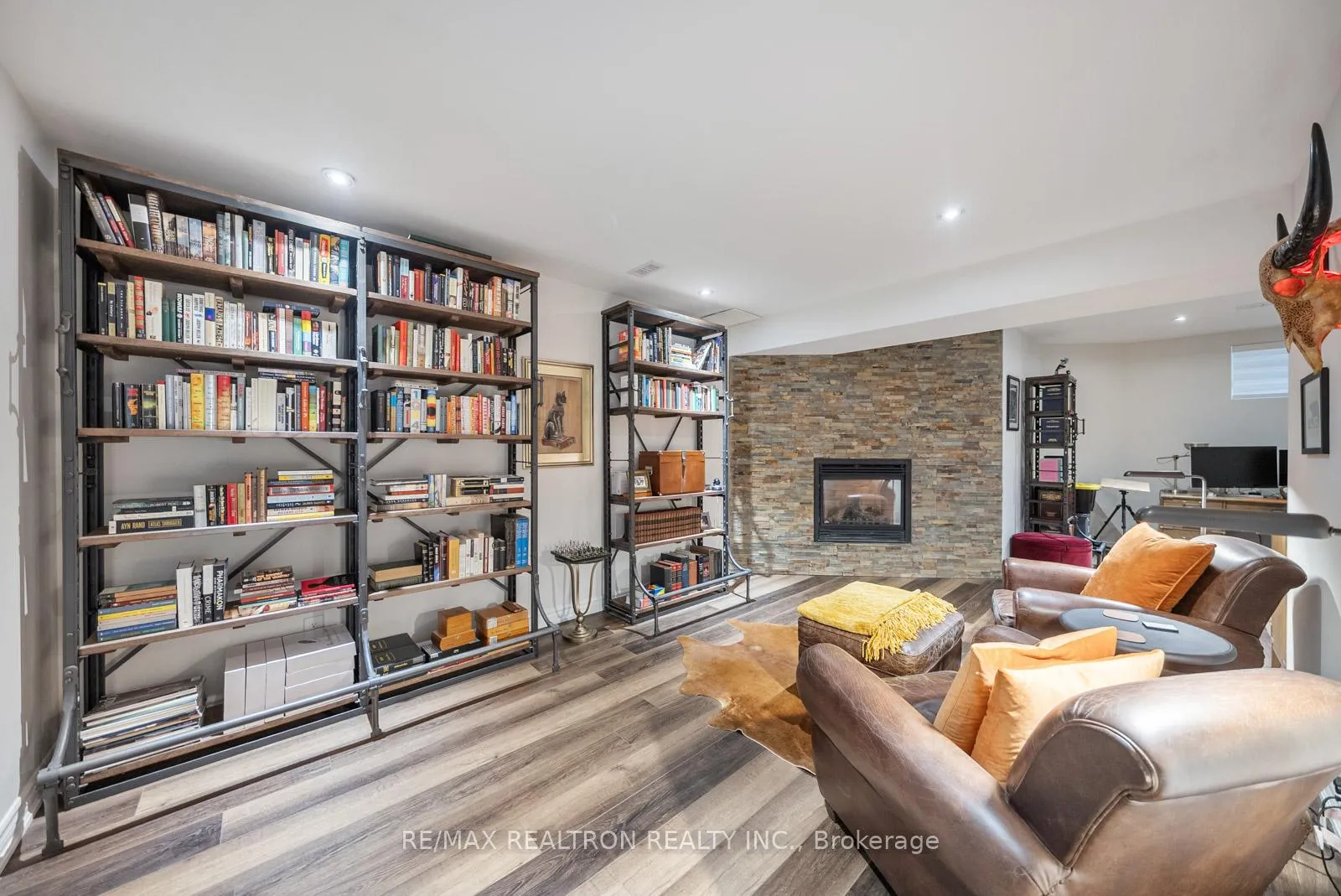Photo 46 of 160 King High Drive, Vaughan, Beverley Glen — HOMEH