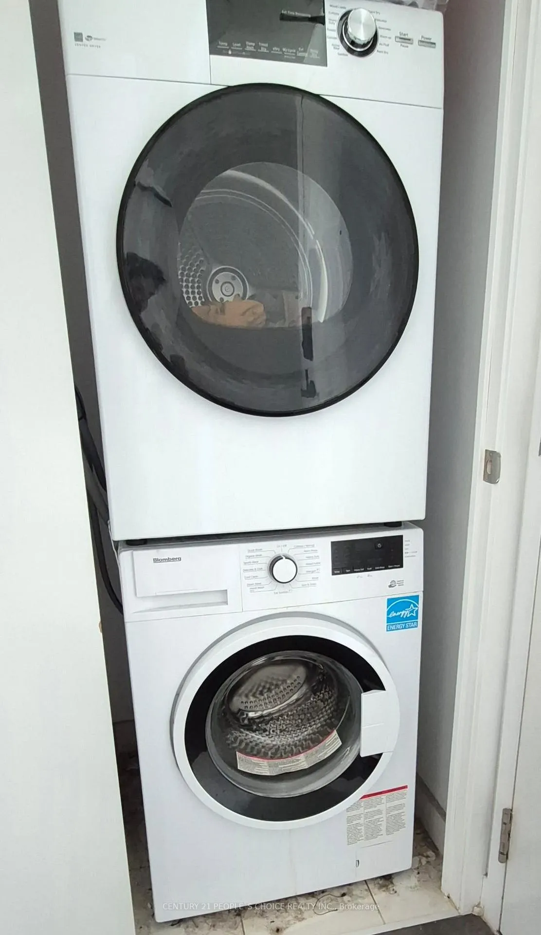 Photo 3 of Unit 208, 3900 Confederation Parkway, Mississauga, City Centre — HOMEH