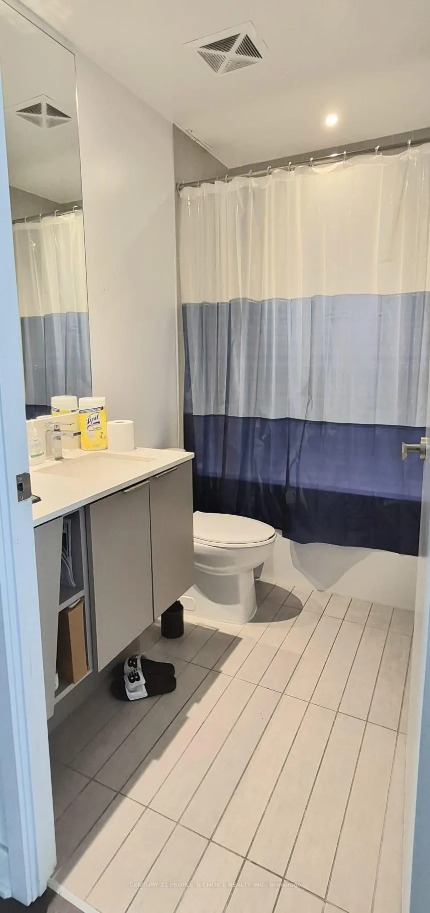 Photo 4 of Unit 208, 3900 Confederation Parkway, Mississauga, City Centre — HOMEH