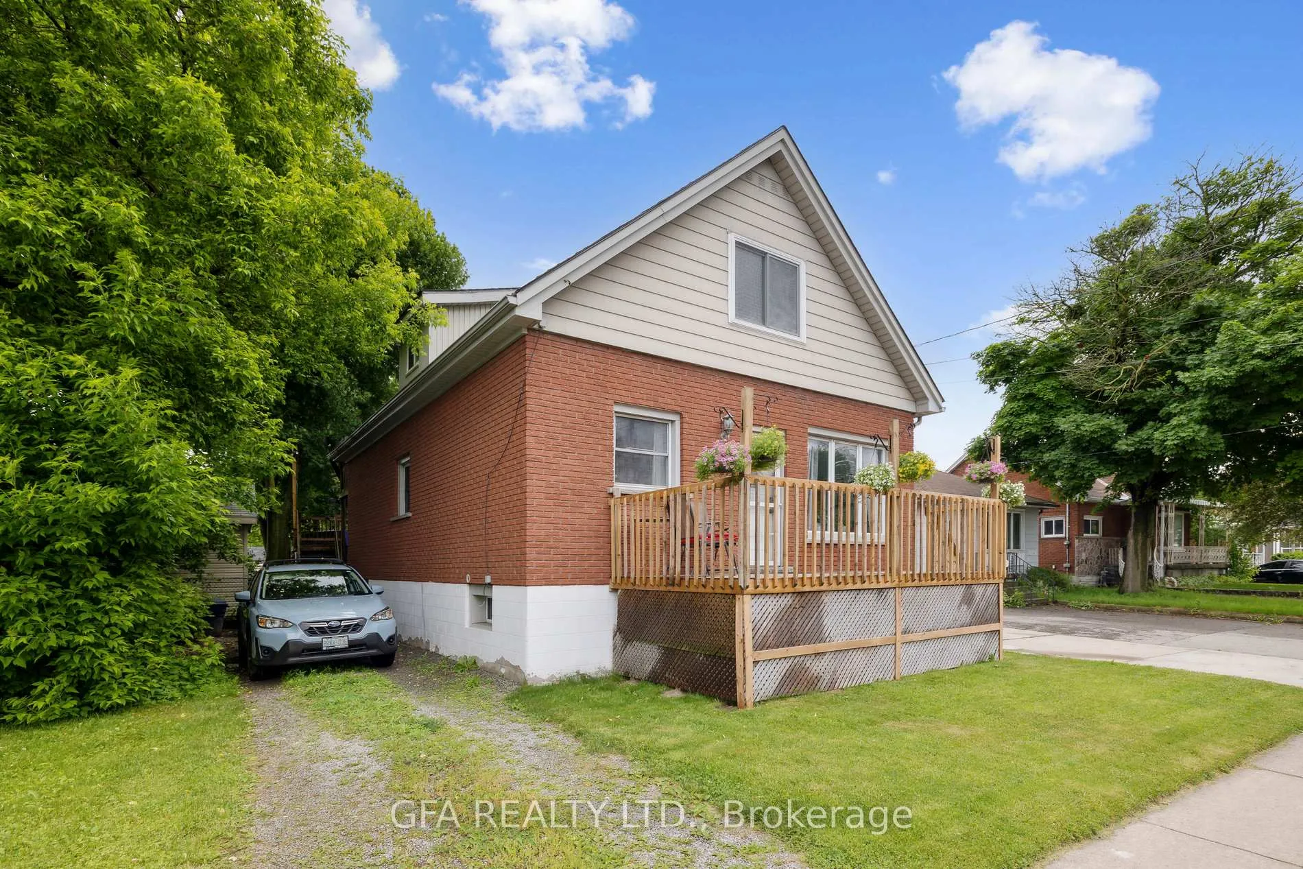 Photo 2 of 313 Upper Gage Avenue, Hamilton, Sunninghill — HOMEH