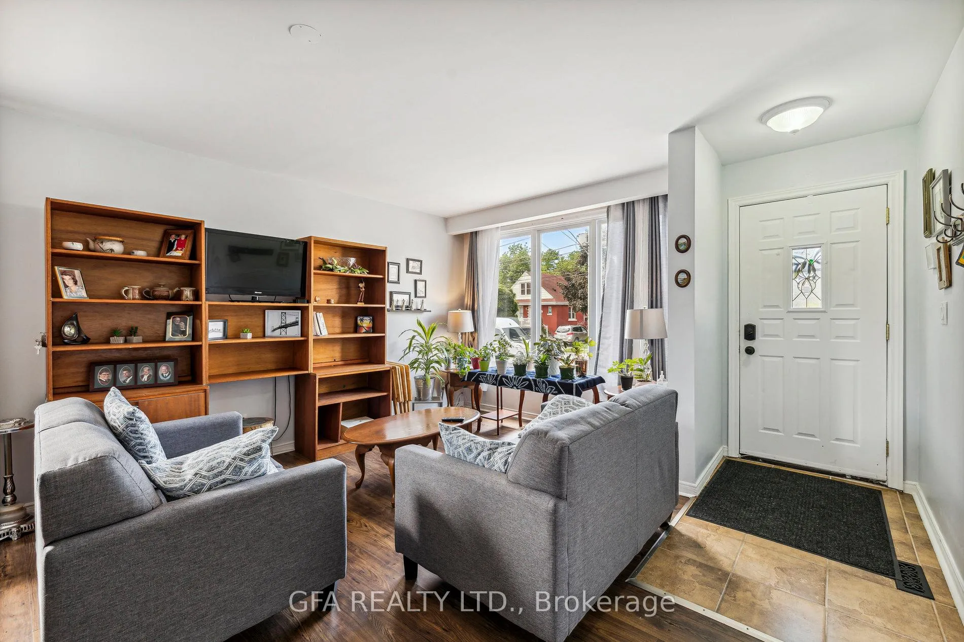 Photo 4 of 313 Upper Gage Avenue, Hamilton, Sunninghill — HOMEH