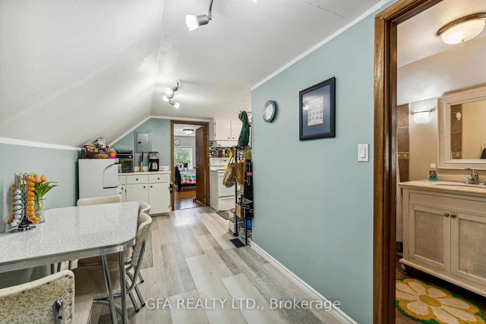 Photo 26 of 313 Upper Gage Avenue, Hamilton, Sunninghill — HOMEH