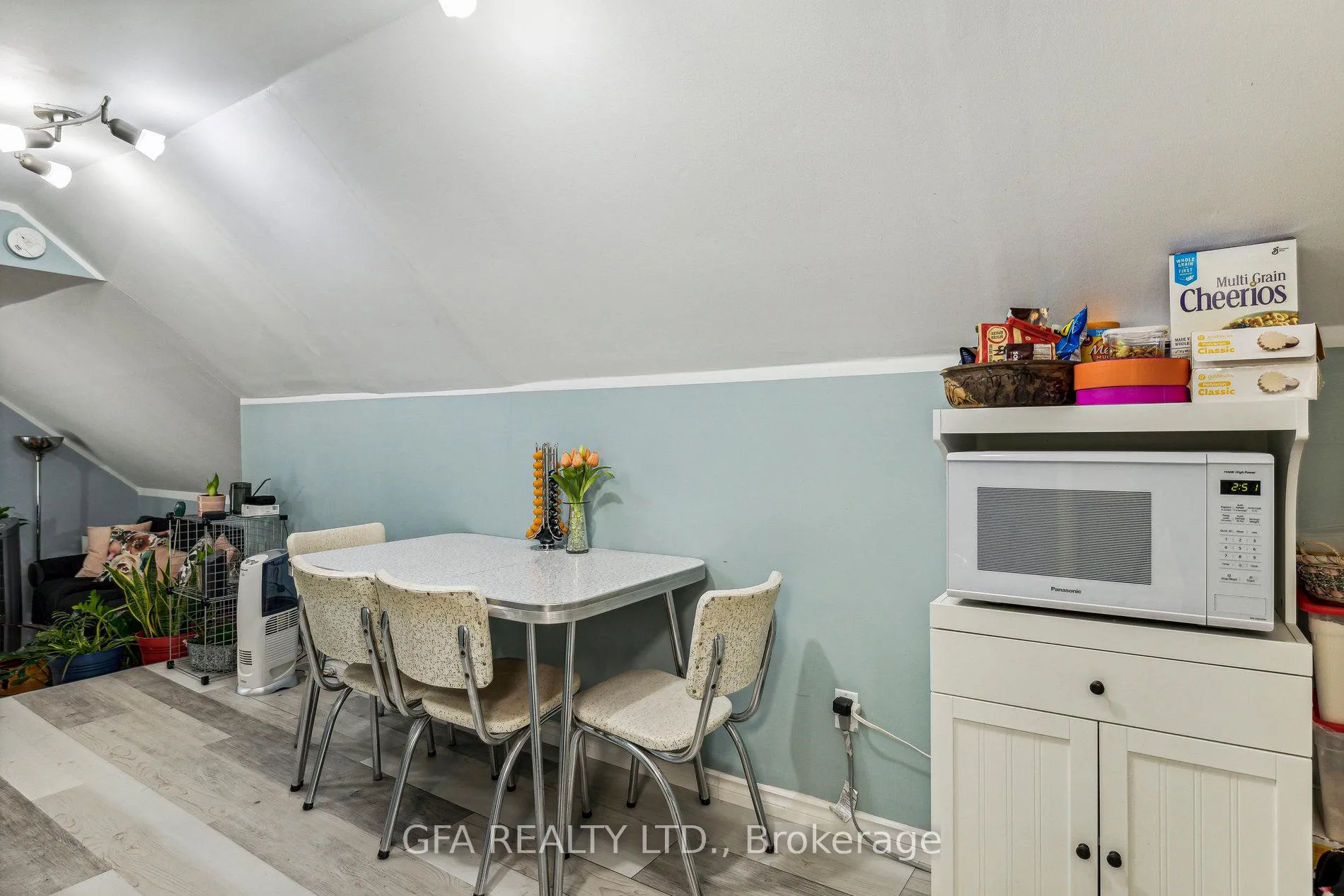 Photo 29 of 313 Upper Gage Avenue, Hamilton, Sunninghill — HOMEH