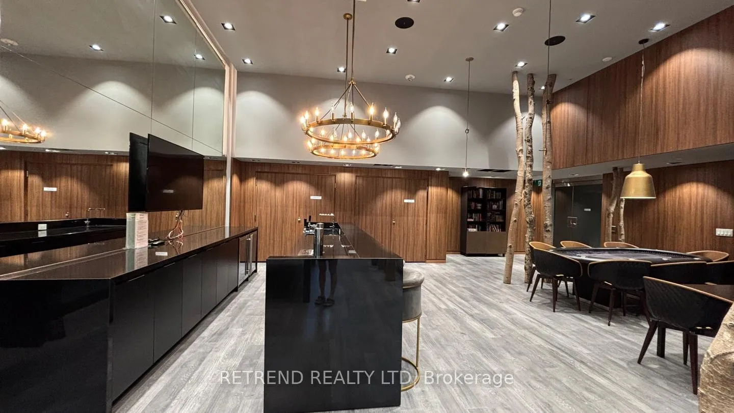 Photo 2 of Unit 1006, 161 Roehampton Avenue, Toronto, Mount Pleasant West — HOMEH