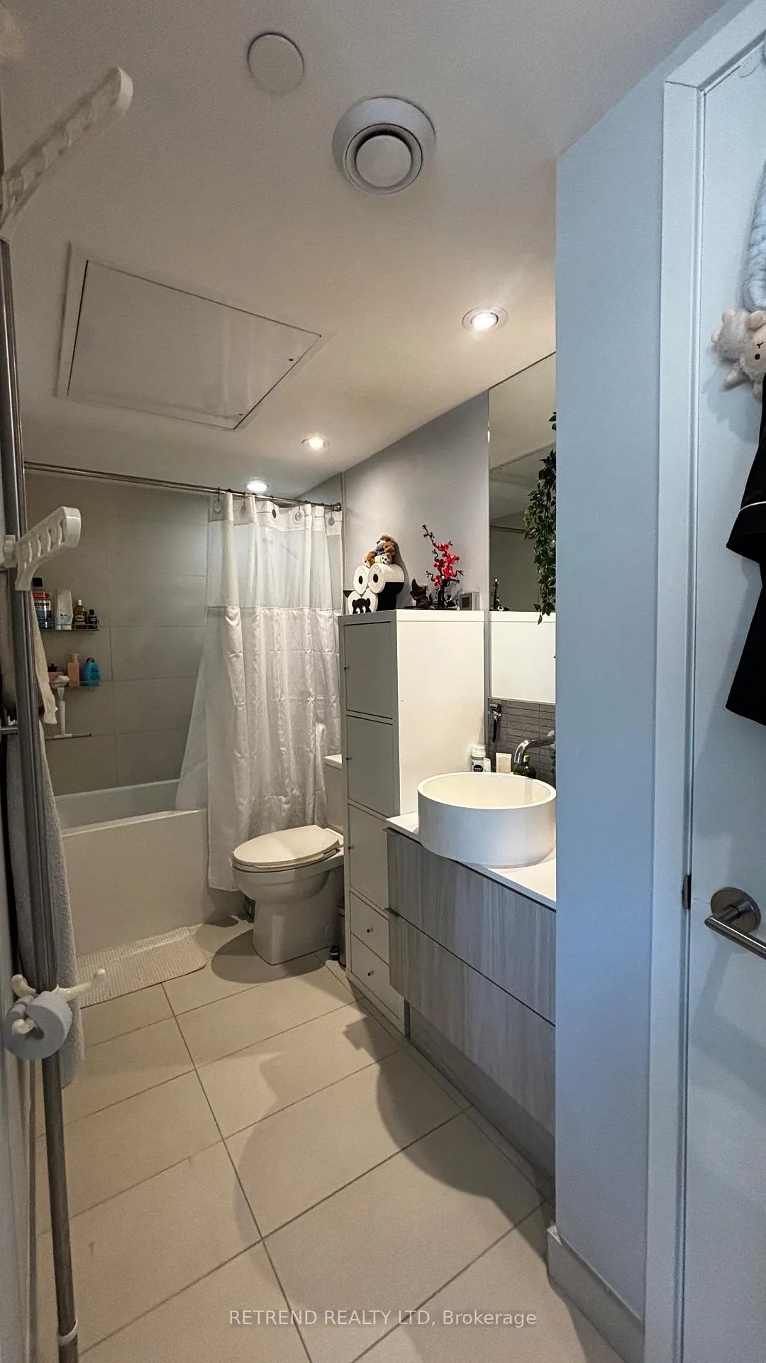 Photo 8 of Unit 1006, 161 Roehampton Avenue, Toronto, Mount Pleasant West — HOMEH