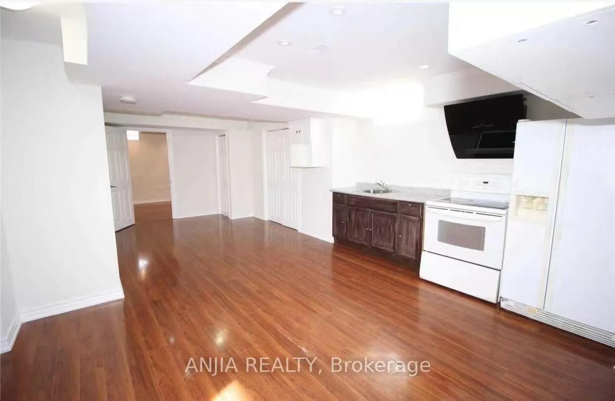 Photo 2 of 24 Jenmat Drive, Markham, Greensborough — HOMEH