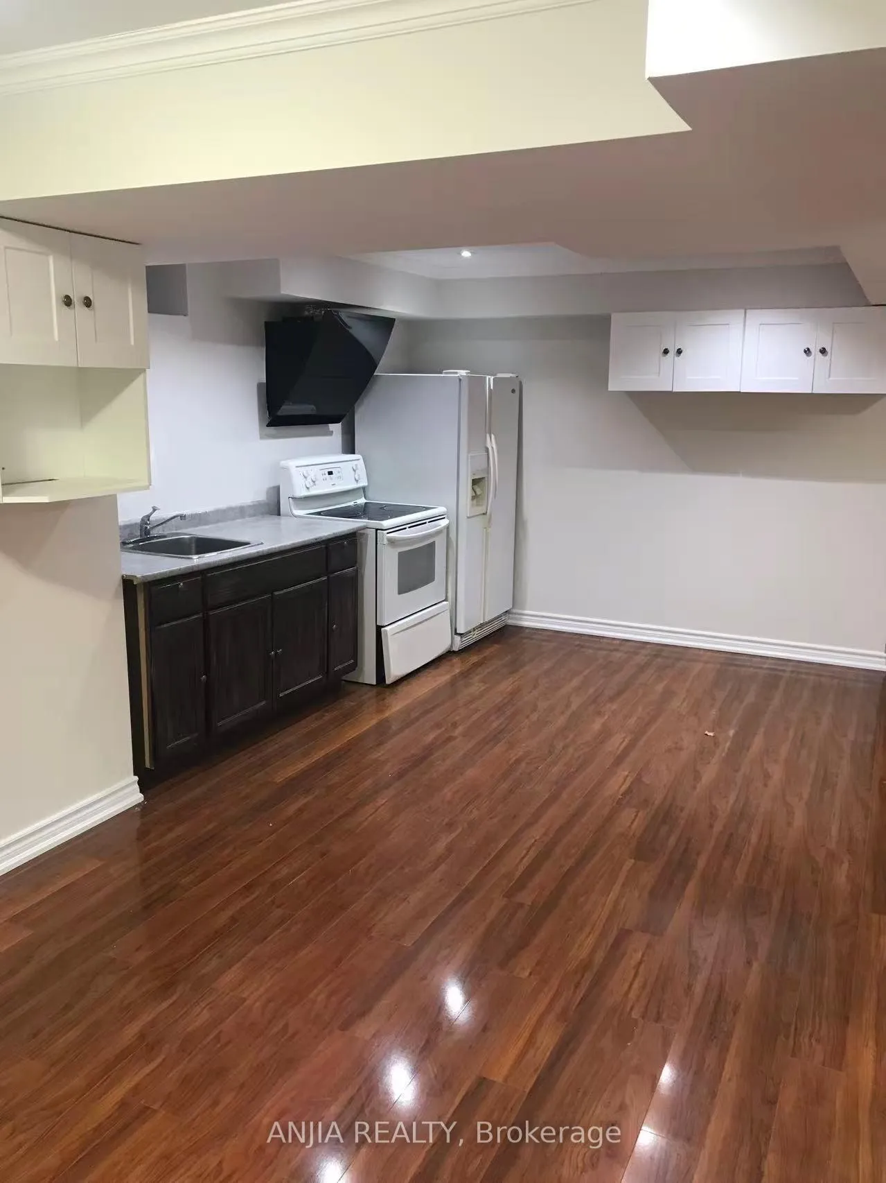 Photo 4 of 24 Jenmat Drive, Markham, Greensborough — HOMEH