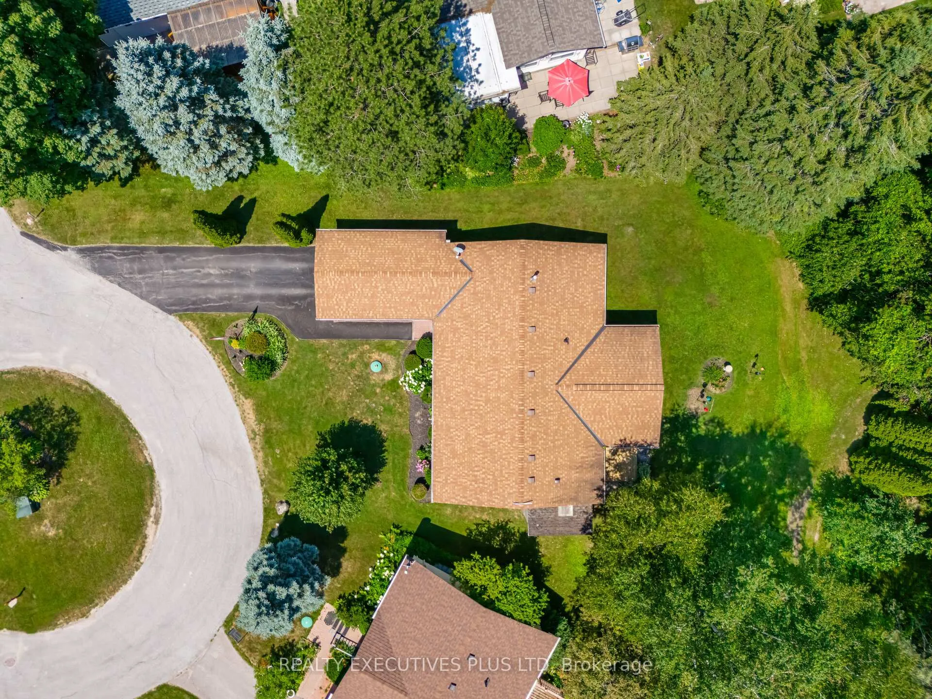 Photo 3 of 3 Pineview Court, New Tecumseth, Rural New Tecumseth — HOMEH