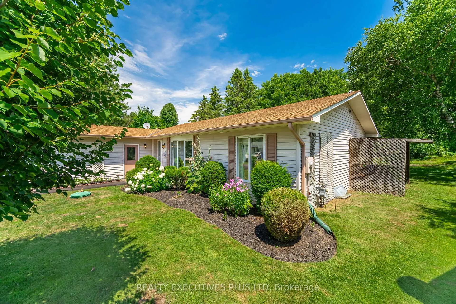 Photo 6 of 3 Pineview Court, New Tecumseth, Rural New Tecumseth — HOMEH