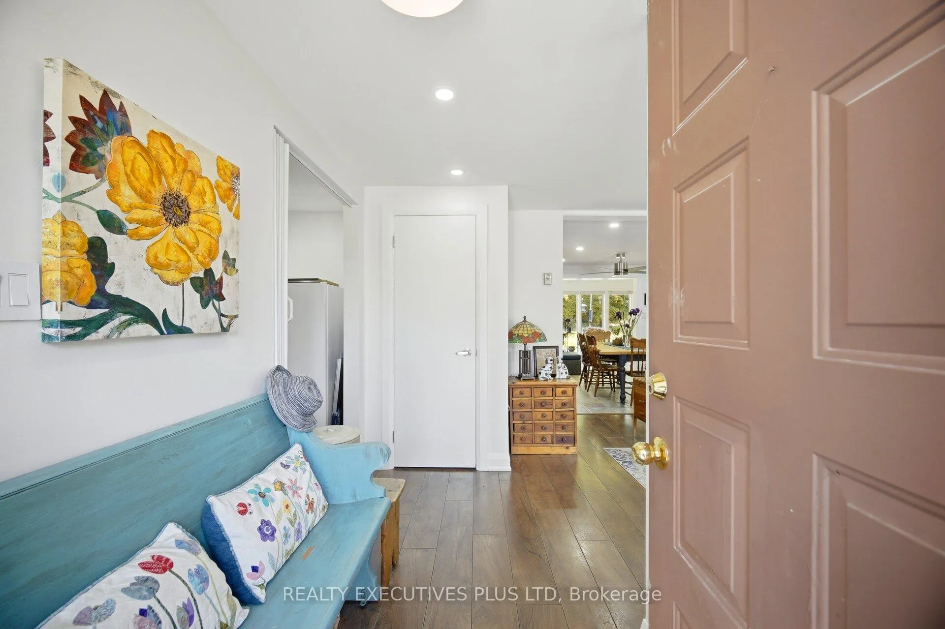 Photo 8 of 3 Pineview Court, New Tecumseth, Rural New Tecumseth — HOMEH