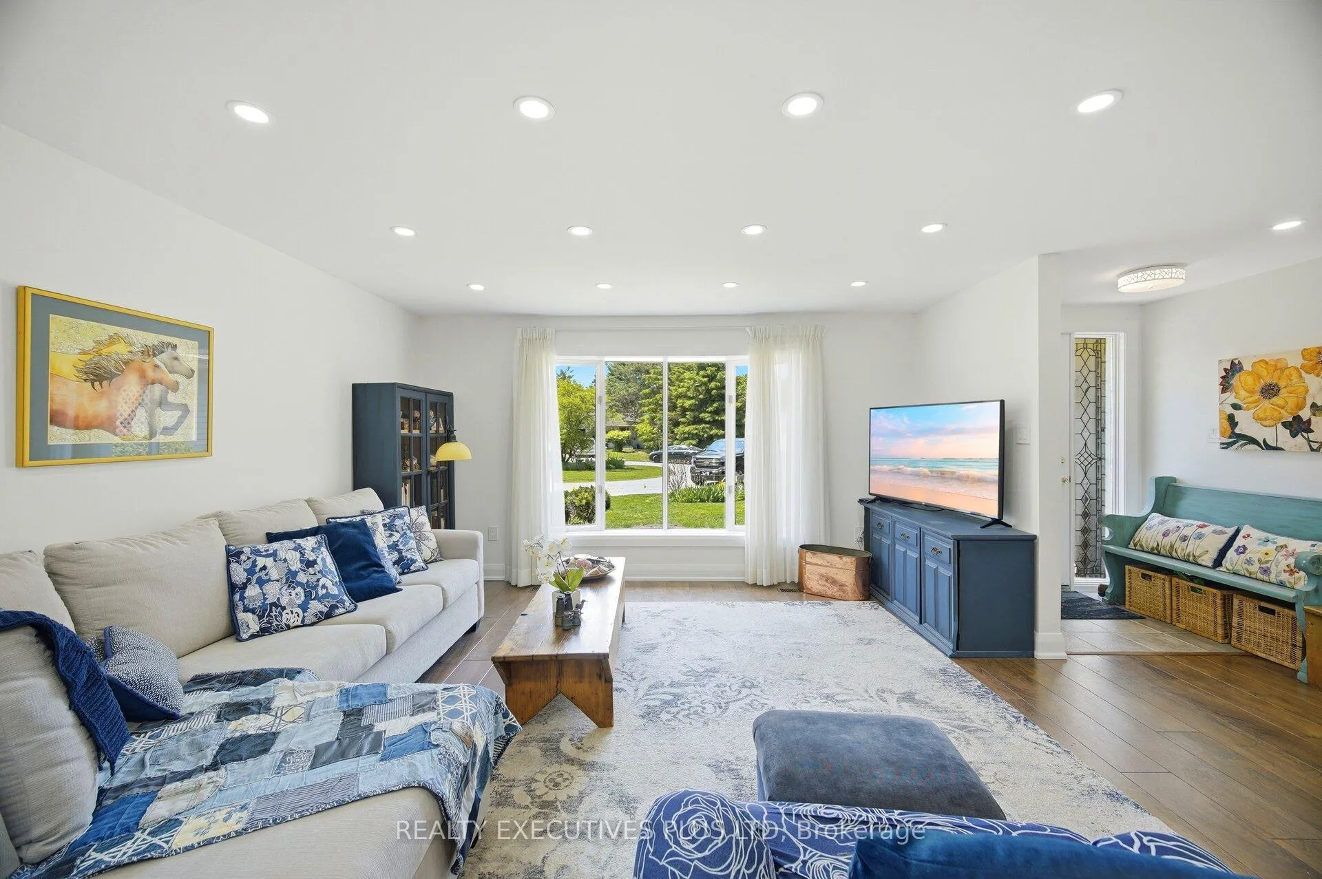 Photo 10 of 3 Pineview Court, New Tecumseth, Rural New Tecumseth — HOMEH