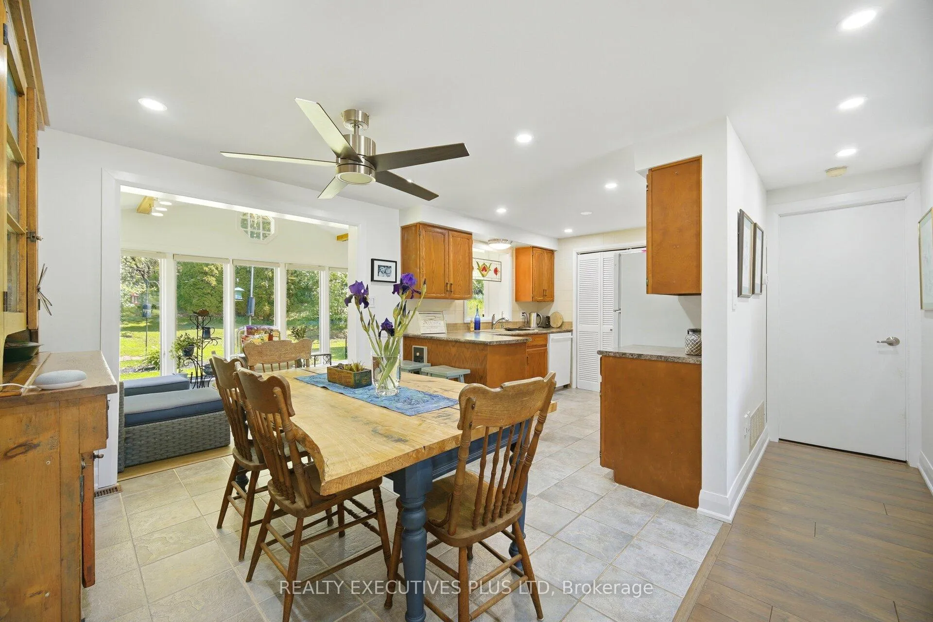 Photo 14 of 3 Pineview Court, New Tecumseth, Rural New Tecumseth — HOMEH