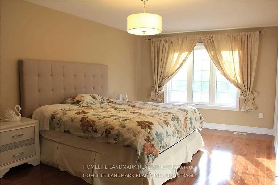Photo 2 of 2245 Carm Drive, Oakville, Westmount — HOMEH