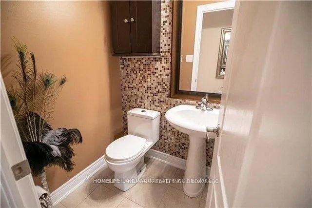 Photo 18 of 2245 Carm Drive, Oakville, Westmount — HOMEH