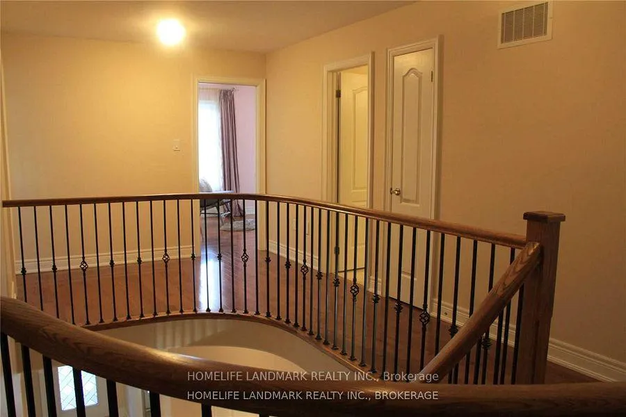Photo 23 of 2245 Carm Drive, Oakville, Westmount — HOMEH