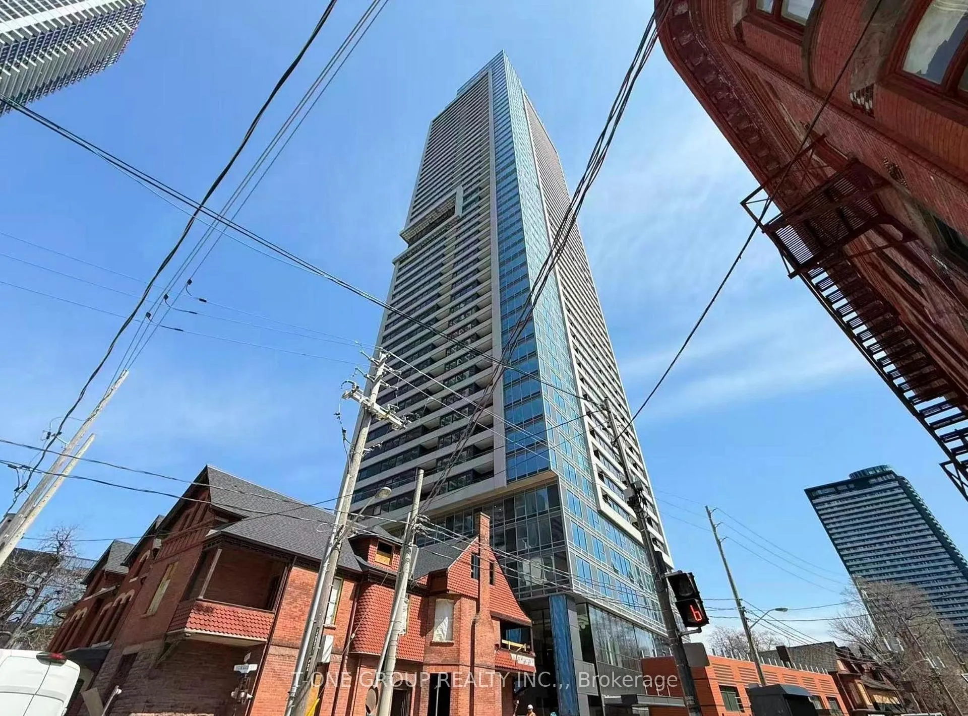 Front of Unit 1804, 609 Sherbourne Street