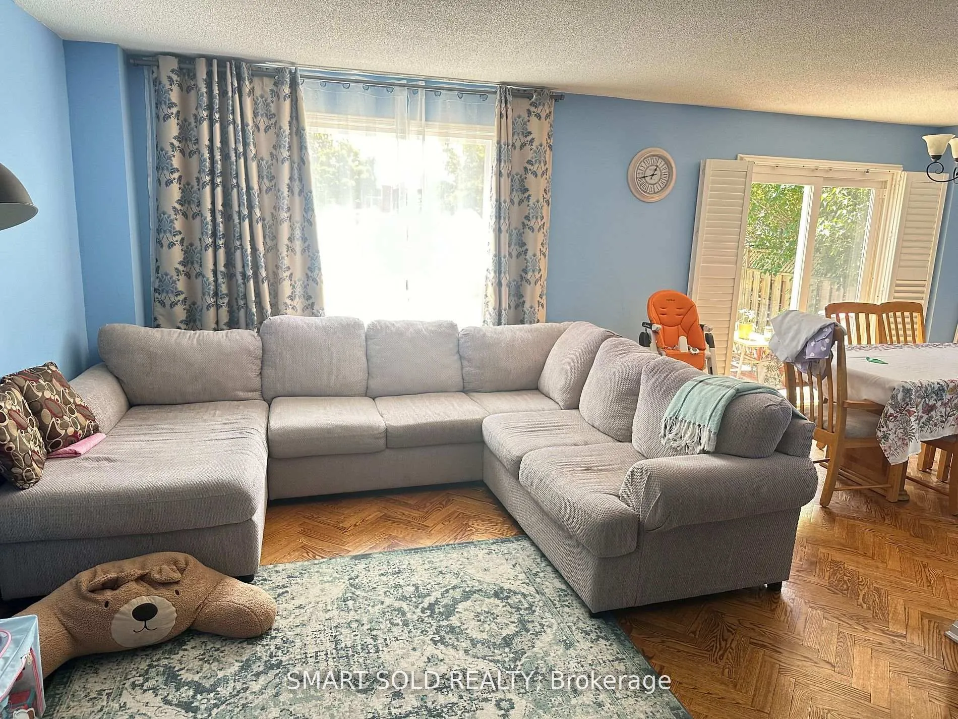 Photo 2 of 117 Westhampton Drive, Vaughan, Brownridge — HOMEH