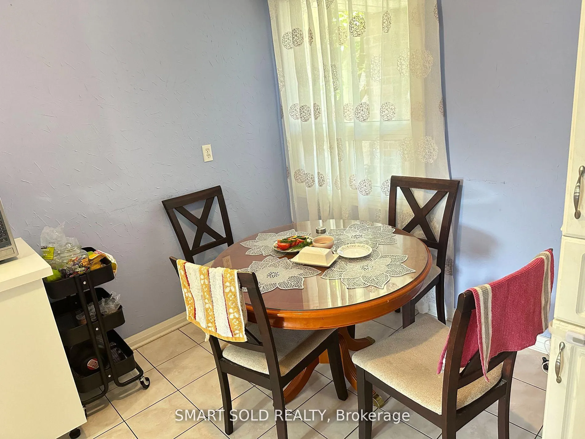 Photo 4 of 117 Westhampton Drive, Vaughan, Brownridge — HOMEH