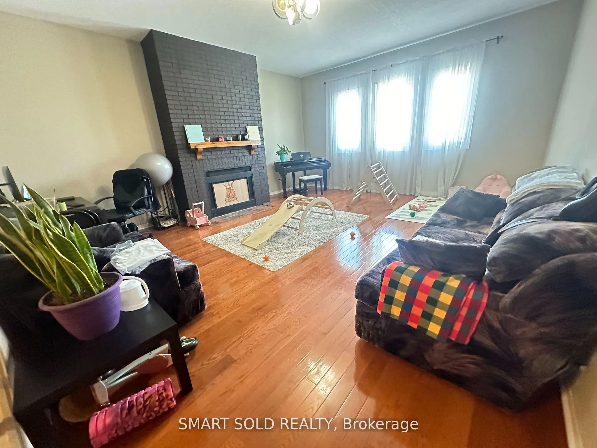 Photo 7 of 117 Westhampton Drive, Vaughan, Brownridge — HOMEH