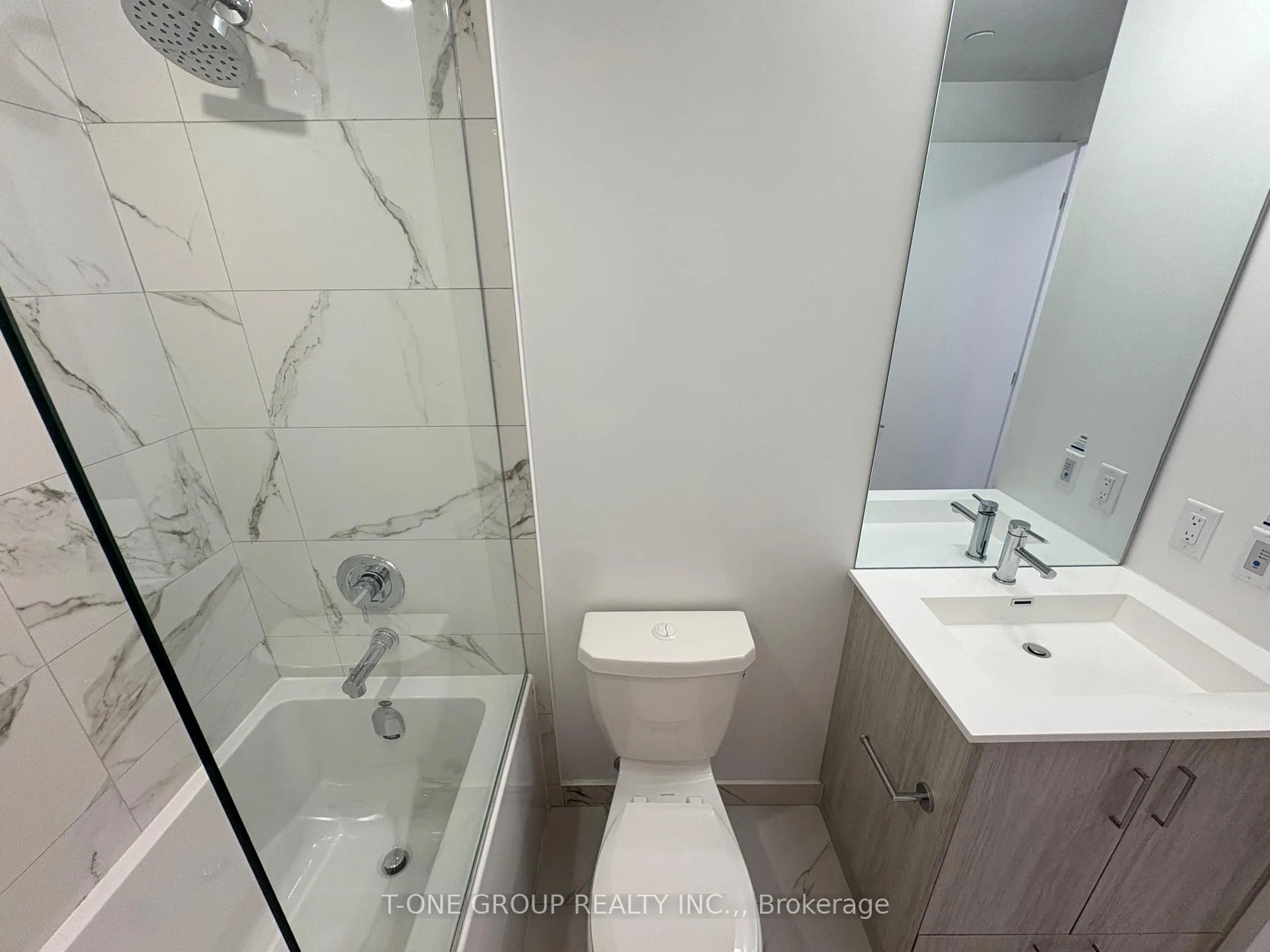 Photo 6 of Unit 2003, 180 Front Street E, Toronto, Moss Park — HOMEH