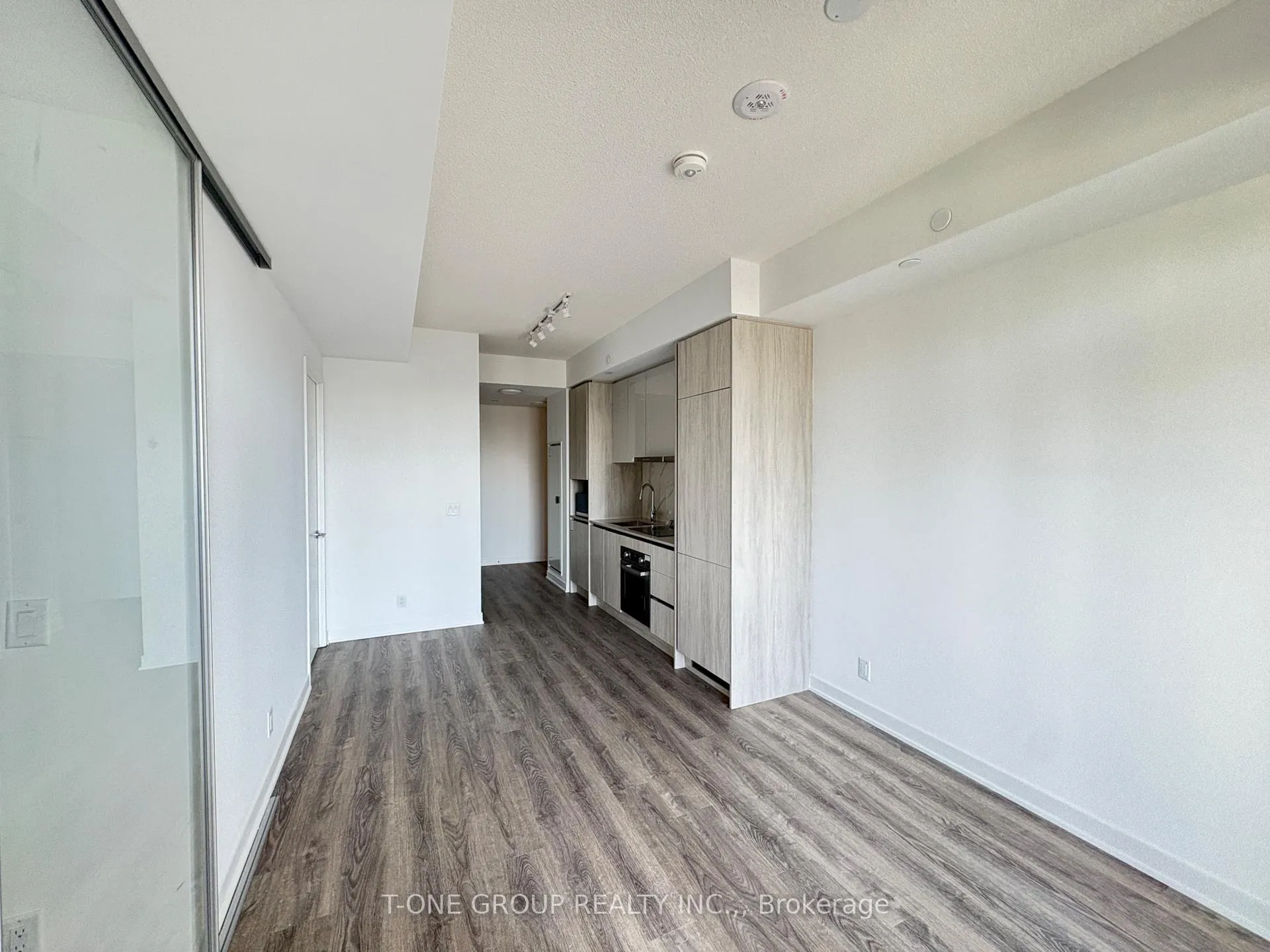 Photo 7 of Unit 2003, 180 Front Street E, Toronto, Moss Park — HOMEH