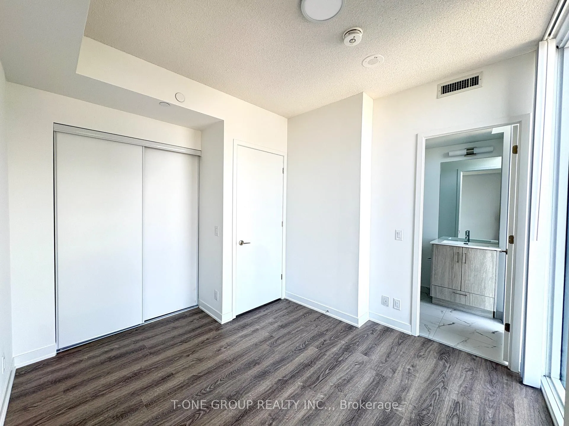 Photo 15 of Unit 2003, 180 Front Street E, Toronto, Moss Park — HOMEH