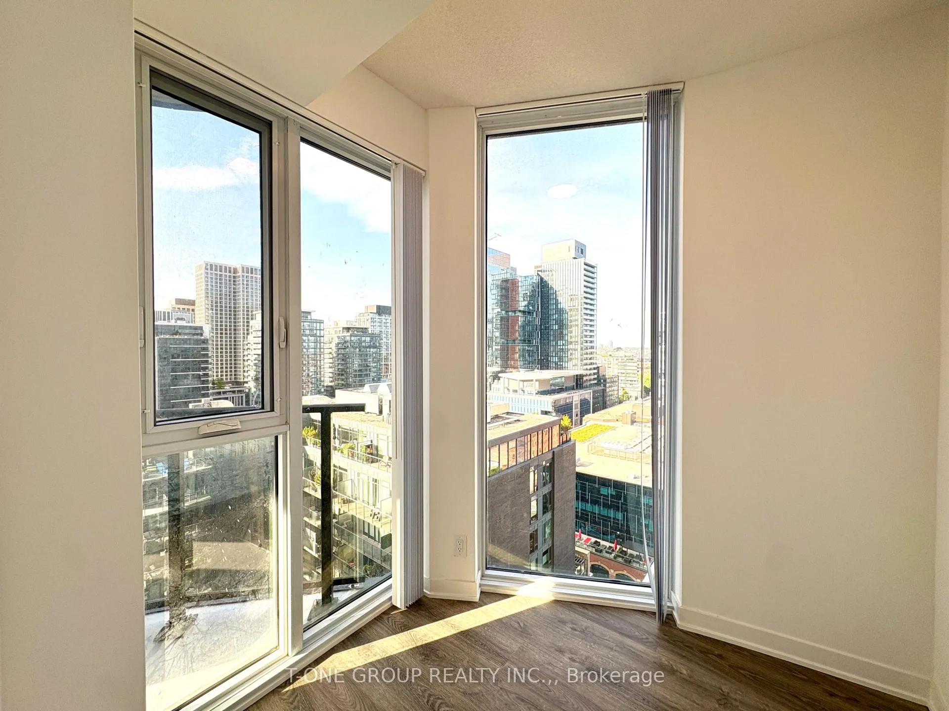 Photo 16 of Unit 2003, 180 Front Street E, Toronto, Moss Park — HOMEH