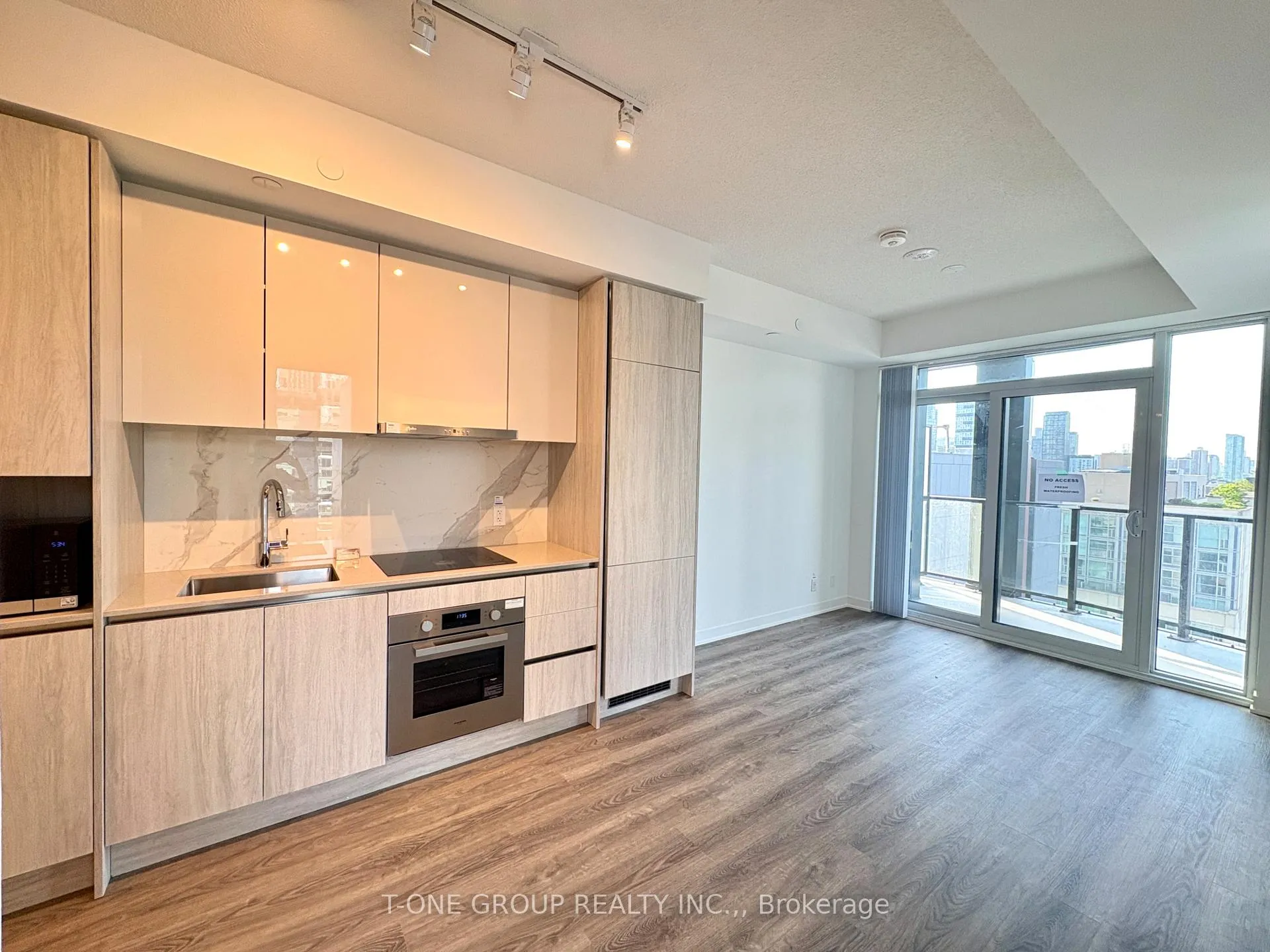 Photo 19 of Unit 2003, 180 Front Street E, Toronto, Moss Park — HOMEH