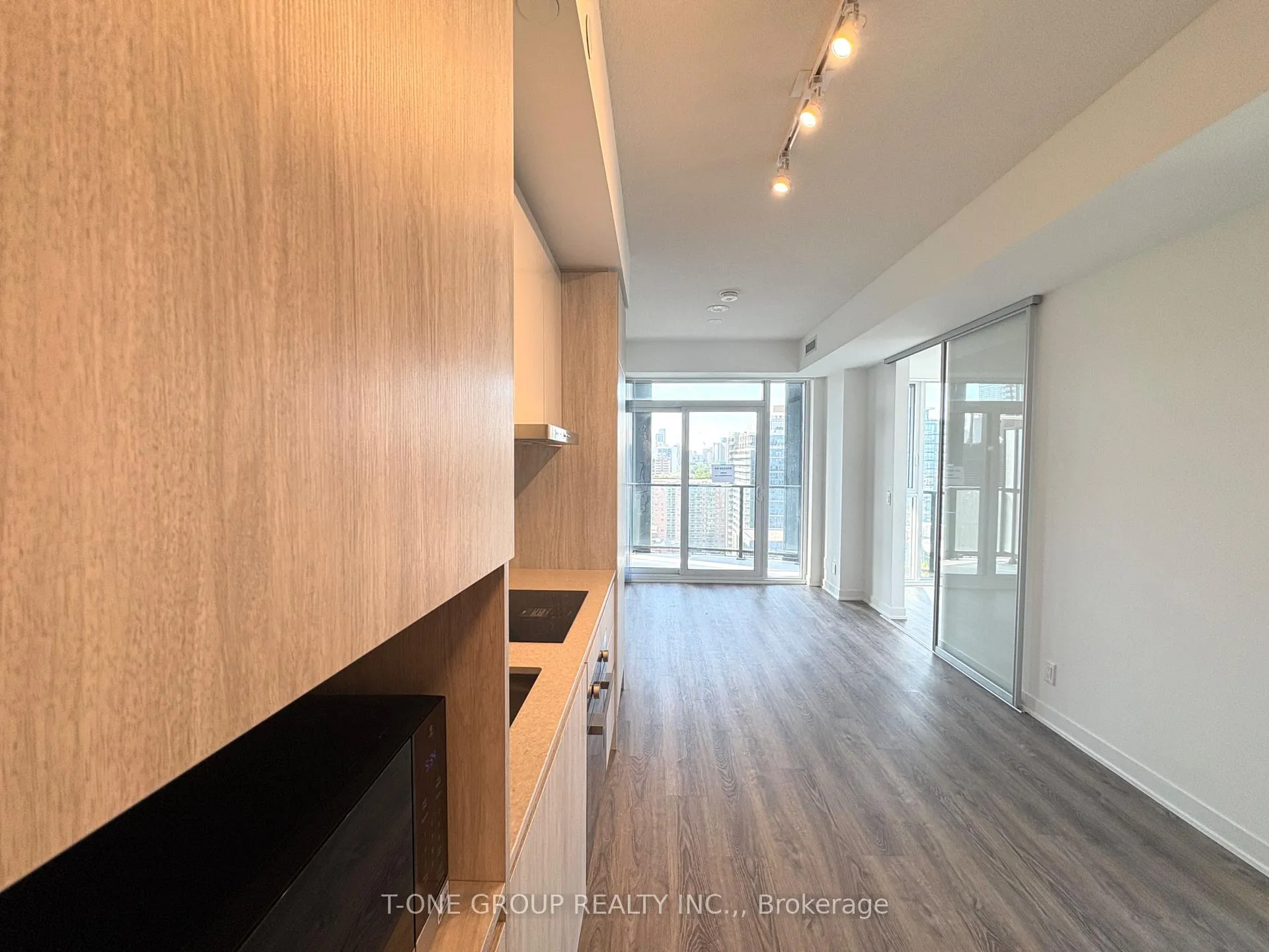 Photo 20 of Unit 2003, 180 Front Street E, Toronto, Moss Park — HOMEH