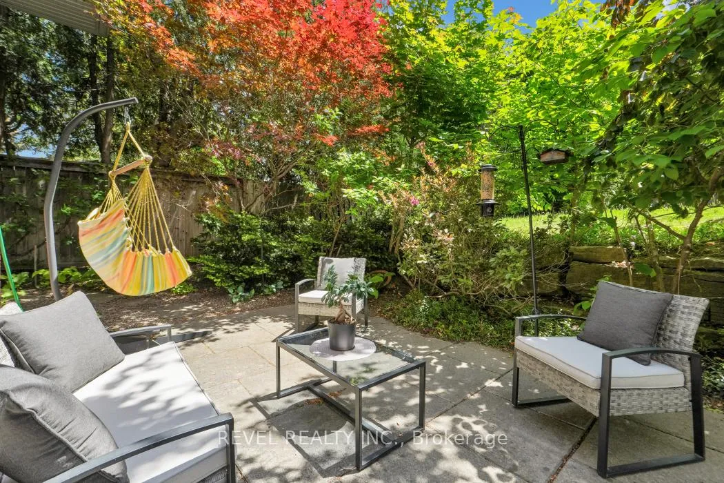 Photo 3 of 144 Monterey Drive, Ottawa, Leslie Park — HOMEH