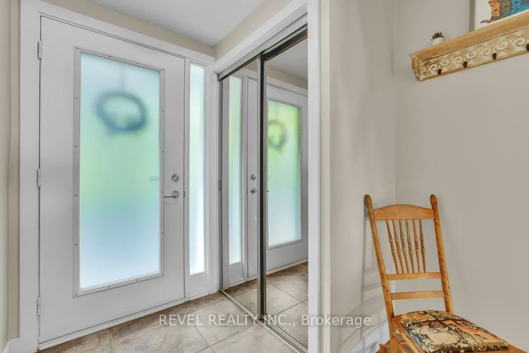 Photo 4 of 144 Monterey Drive, Ottawa, Leslie Park — HOMEH