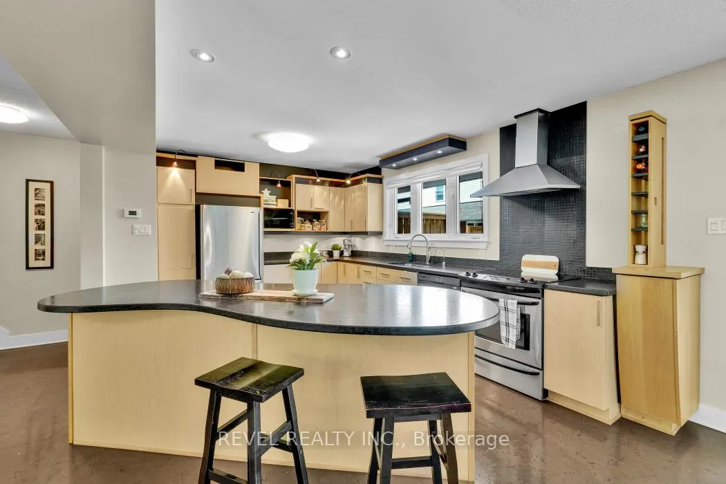 Photo 14 of 144 Monterey Drive, Ottawa, Leslie Park — HOMEH