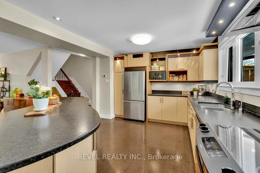 Photo 15 of 144 Monterey Drive, Ottawa, Leslie Park — HOMEH