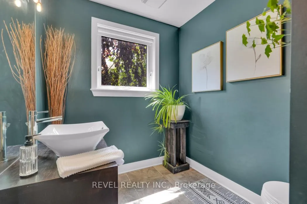 Photo 19 of 144 Monterey Drive, Ottawa, Leslie Park — HOMEH