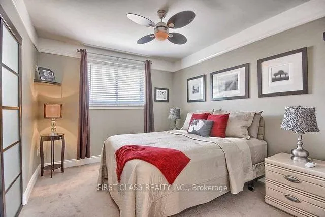 Photo 7 of Unit Upper, 28 Collins Crescent, Aurora, Aurora Heights — HOMEH