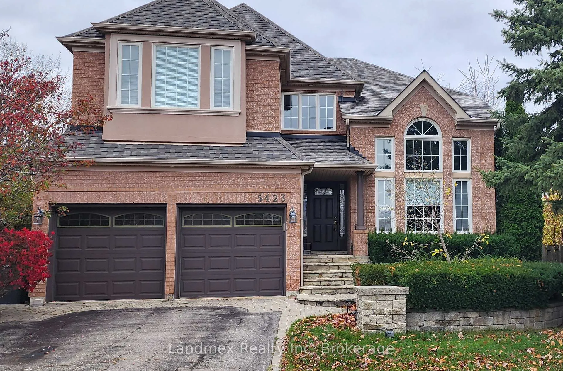 Front of 5423 Planter's Wood Court