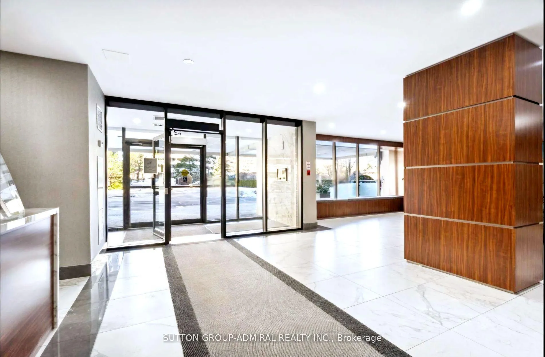 Photo 2 of Unit 1005, 50 Inverlochy Boulevard, Markham, Royal Orchard — HOMEH