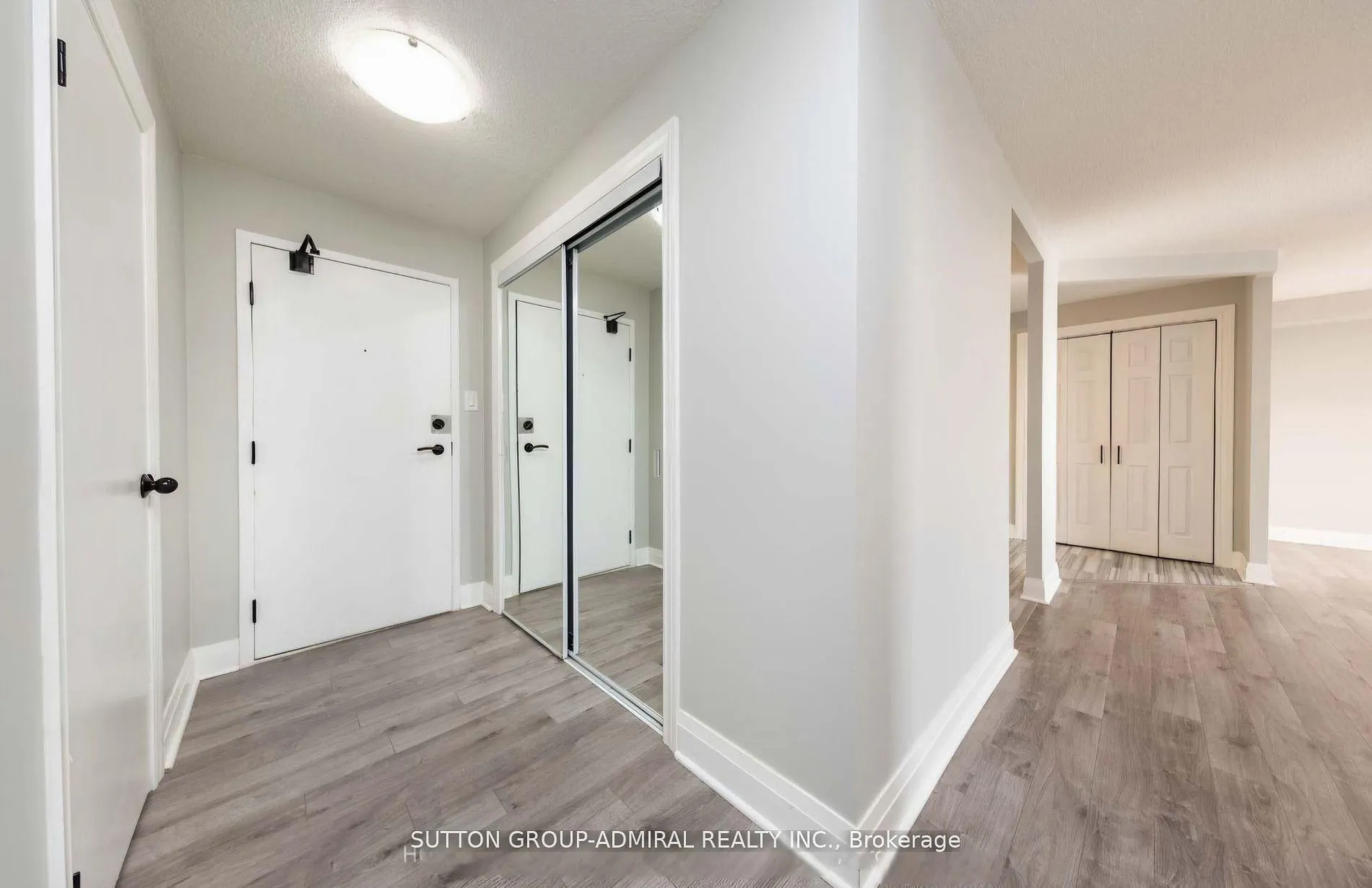 Photo 4 of Unit 1005, 50 Inverlochy Boulevard, Markham, Royal Orchard — HOMEH
