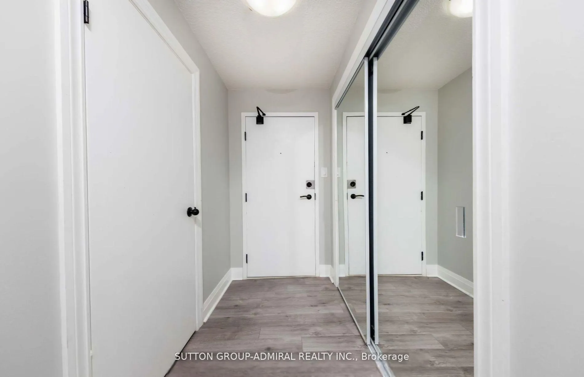 Photo 5 of Unit 1005, 50 Inverlochy Boulevard, Markham, Royal Orchard — HOMEH