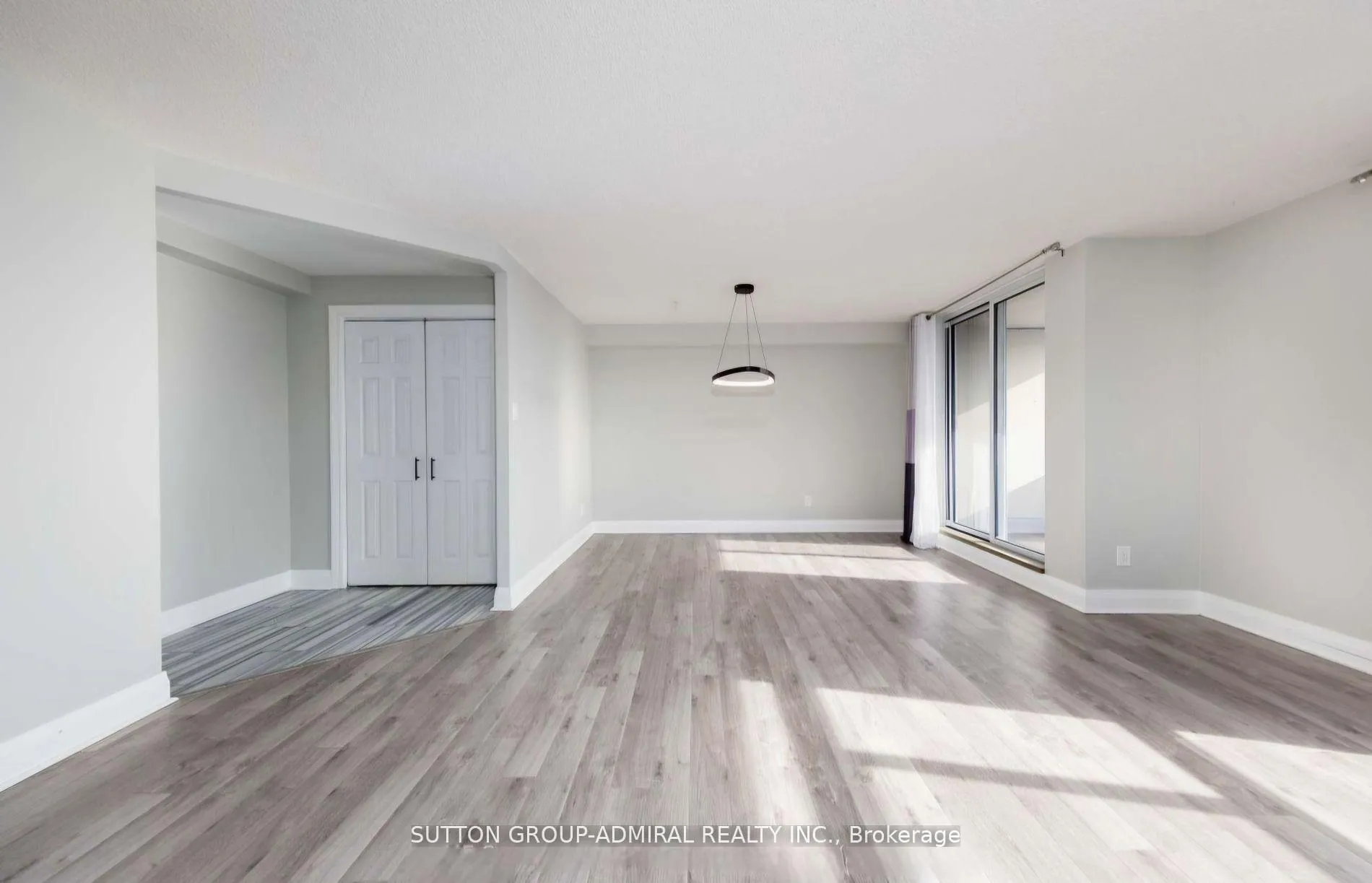 Photo 8 of Unit 1005, 50 Inverlochy Boulevard, Markham, Royal Orchard — HOMEH